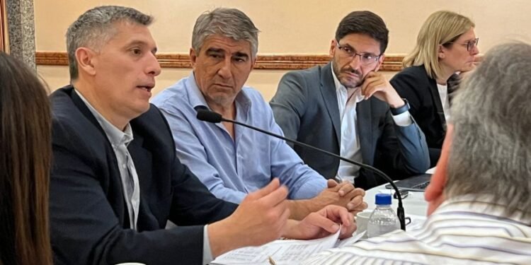 Olivares descartó un bono de fin de año para estatales