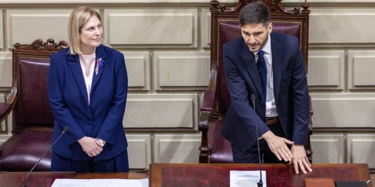 Asumió Maximiliano Pullaro como gobernador de la Provincia de Santa Fe