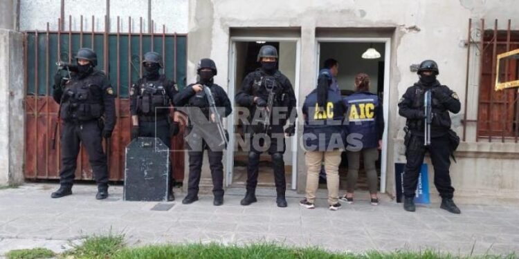 Pornografía infantil y abuso de menores: realizaron allanamientos en Rafaela