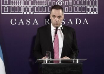 Adorni: «Lo que se vio hasta aquí ha sido un paquete de medidas urgentes»