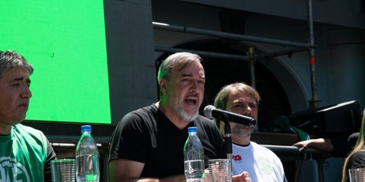 Aguiar: «El protocolo antipiquetes nos coloca en las puertas de una etapa no democrática»