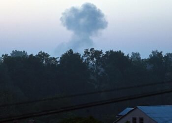 Ucrania anunció que dañó un buque de desembarco ruso