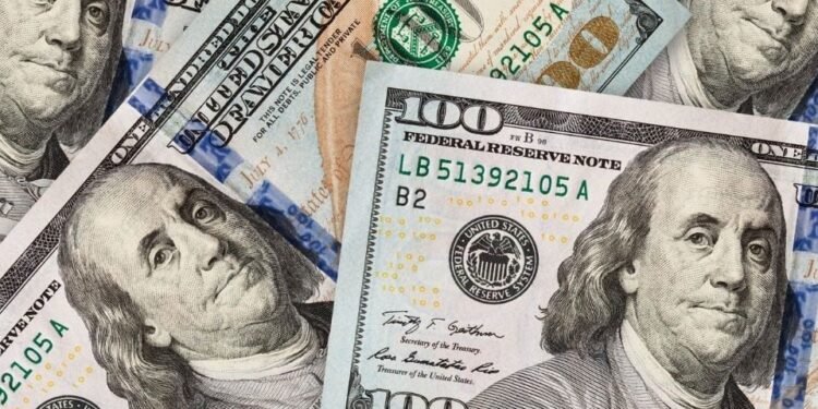 A cuánto se vende el dólar este viernes 15 de diciembre: la información, minuto a minuto