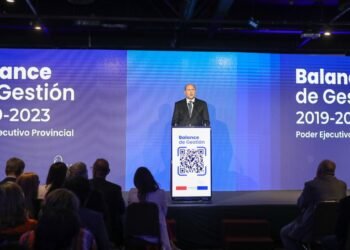 Perotti presentó un tablero de obras públicas provinciales