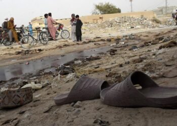 Murieron 23 personas en un atentado suicida en Pakistán