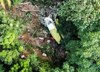 Diecisiete personas murieron al desbarrancar un autobús en Filipinas