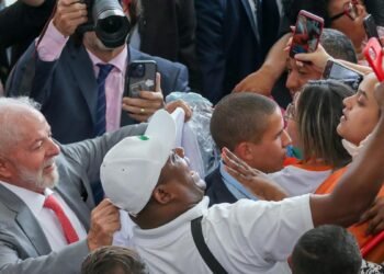 Lula lanzó un plan para los sin techo, población que creció 10 veces en la última década