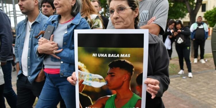 Emotivo acto de señalización en homenaje a Lucas González, el joven asesinado en Barracas