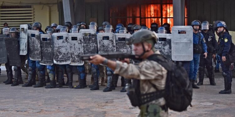 Doce muertos en un operativo de traslado de presos del penal de Tacumbú