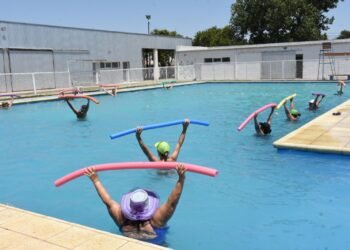 Llega  yoga y natación para adultos