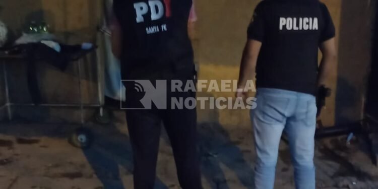 Disturbios en un allanamiento de la PDI: secuestraron un arma de fuego, detuvieron a un sujeto y hubo balas de goma