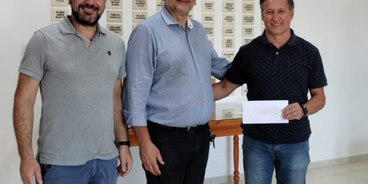 Calvo se reunió con instituciones educativas y clubes de la región