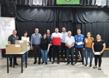 El senador Calvo se reunió con instituciones de María Juana