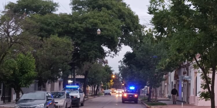 Sucedió en barrio 9 de Julio: volvió a su casa y encontró al ladrón «in fraganti»