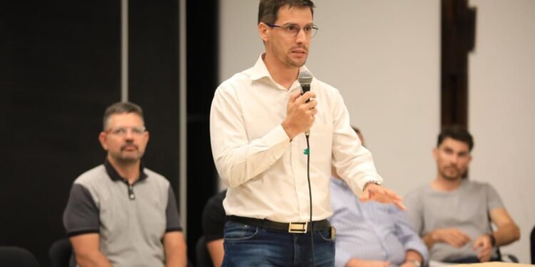 Con una diversidad de temas en agenda, Viotti presidió una cumbre con vecinalistas