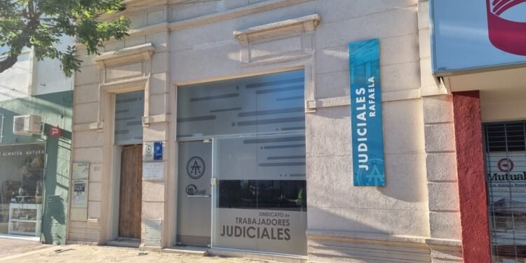 Nada para festejar: robos y vandalismo en dos instituciones rafaelinas
