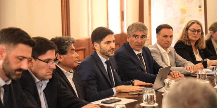 Pullaro encabezó la primera reunión de la Junta Provincial de Protección Civil