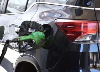 Las petroleras aumentaron los combustibles cerca del 27%