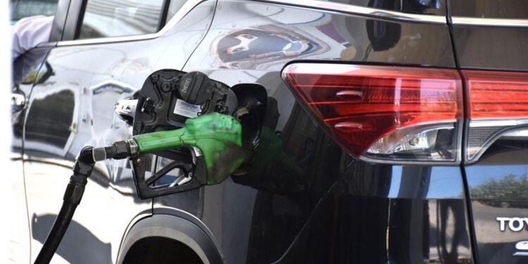 Las petroleras aumentaron los combustibles cerca del 27%