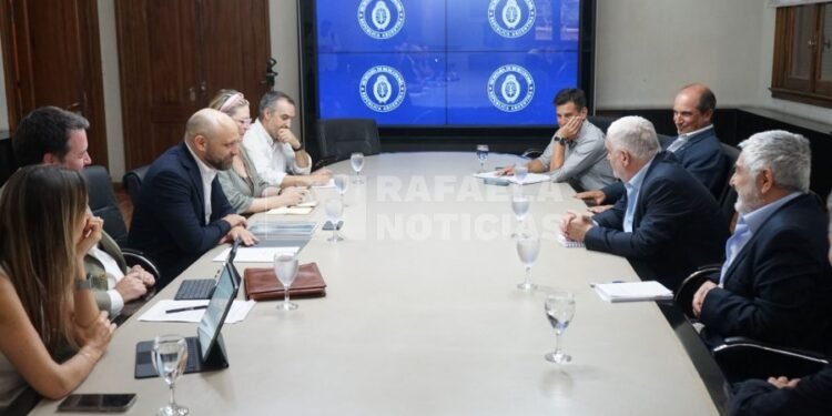 El ministro Puccini abordó temas del sector productivo con autoridades nacionales