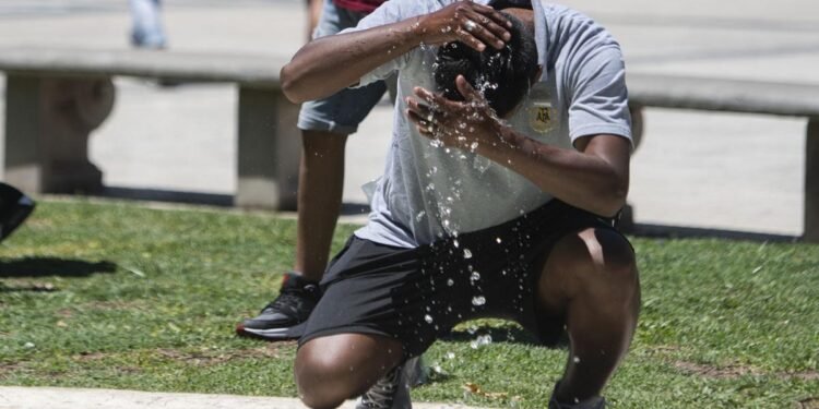 Más de la mitad de la Argentina, con temperaturas superiores a los 34 grados