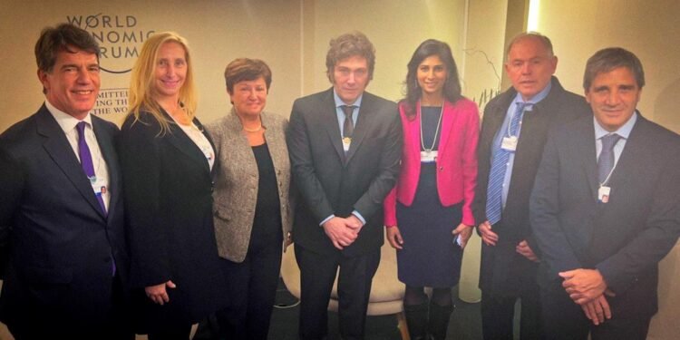 El Presidente se reunió en Davos con la titular del FMI, Kristalina Georgieva