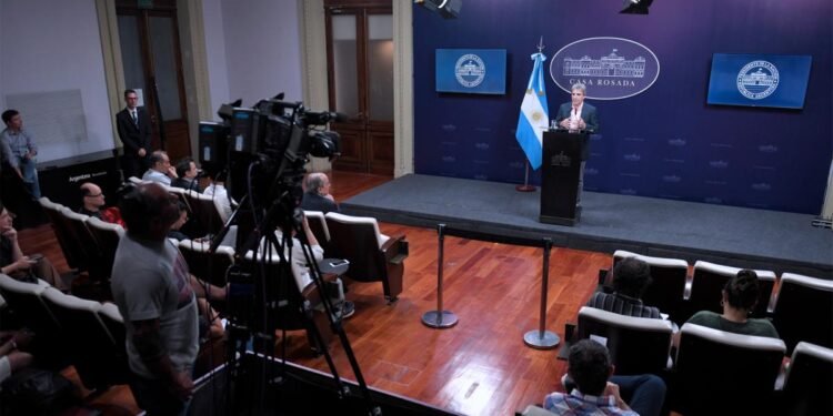 Tras una semana agitada, LLA se apresta a debatir la ley de «Bases» en el Congreso