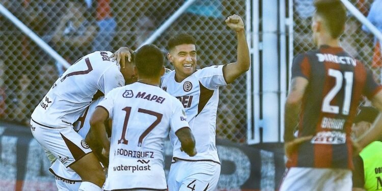 Con un sorprendente Walter Bou, Lanús le ganó a San Lorenzo en el Nuevo Gasómetro