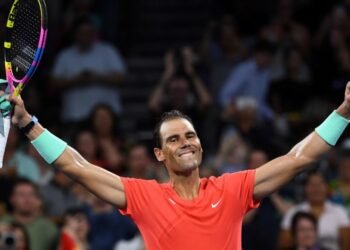 Nadal regresó a las canchas con un triunfo