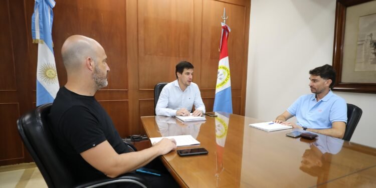 Por la situación de las obras en la RP 70 Viotti se reunió con el titular del Corredor Vial