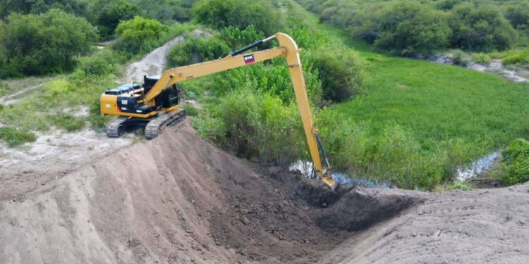 Emergencia hídrica: con intervención policial, Provincia hace cerrar canales clandestinos que inundaban campos