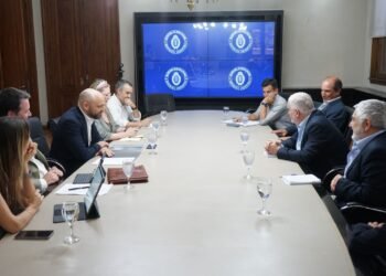 Puccini llevó la agenda productiva de Santa Fe a la Nación