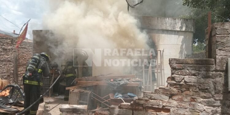 Barrio Fasoli: la vivienda donde vive presunto implicado en abuso sexual a un niño fue quemada totalmente