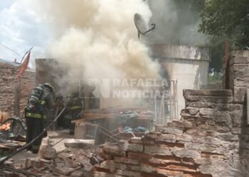 Barrio Fasoli: la vivienda donde vive presunto implicado en abuso sexual a un niño fue quemada totalmente