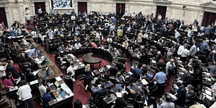 El Presidente publicó una lista de diputados a los que calificó de «traidores»