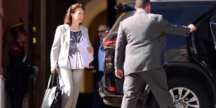 Mondino participa en Brasil de la reunión de cancilleres del G20 y se reúne con Cameron