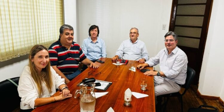 Calvo se reunió con representantes de la Cámara de Comercio Exterior de Santa Fe