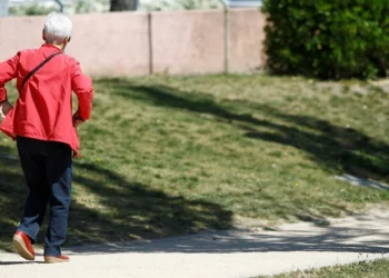 Las jubilaciones subirán un 27,18 % en marzo, por debajo de lo anunciado por Economía