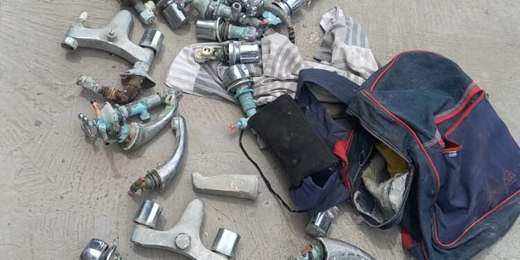 Robó elementos de grifería y terminó aprehendido