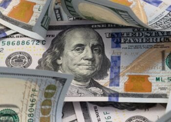 El dólar blue continuó en alza: a cuánto cerró este martes