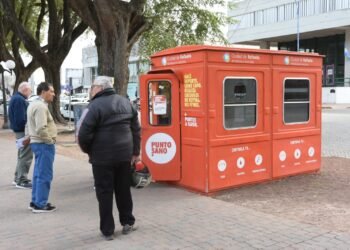El Punto Sano brinda sus servicios en la Plaza 25 de Mayo