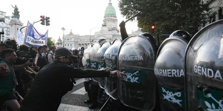 Bullrich defendió el operativo de seguridad y sostuvo que es necesario «mantener el orden»