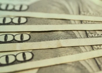 A cuánto opera el dólar este lunes 26 de febrero: la información, minuto a minuto