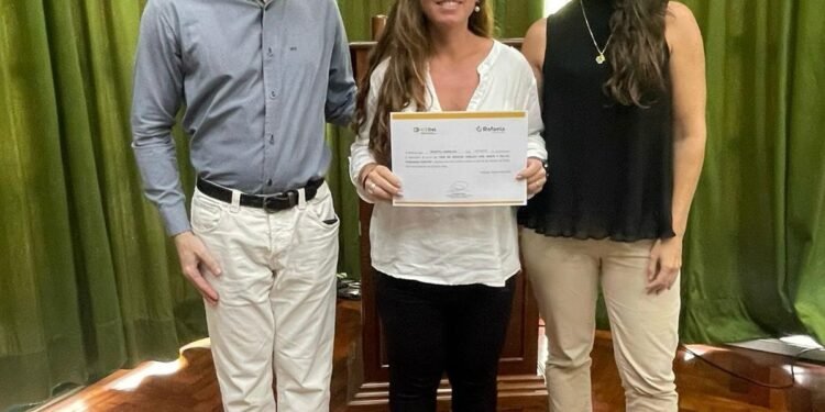 El gobierno Municipal reconoció a 42 agentes por su formación en diferentes normativas