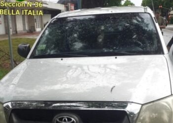 Un presunto ladrón terminó pidiéndole ayuda a la policía