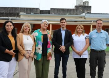 El Intendente participó del comienzo del Ciclo Lectivo en la Escuela Colón