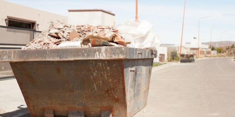 Analizan una nueva ordenanza para mejorar la disposición y control de los contenedores en la ciudad