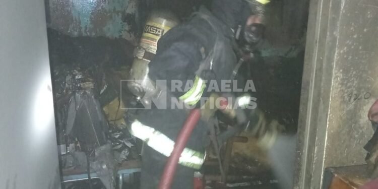 Importantes pérdidas tras el incendio de una vivienda