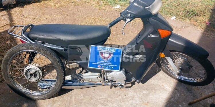 Robaron una moto y la dejaron abandonada en el Parque Villa Podio