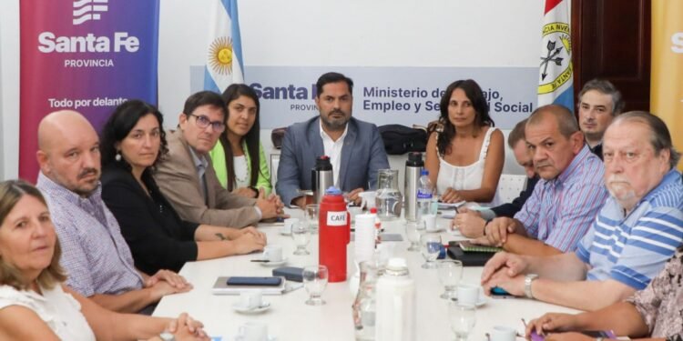 Docentes de Rafaela definen aceptación o rechazo a la propuesta del gobierno provincial